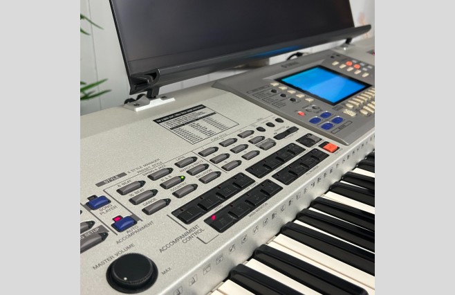 Yamaha PSR-9000 Pro Keyboard with L7 Stand, Stool & FC7 Volume Pedal, Used (SN:004699) - Image 5